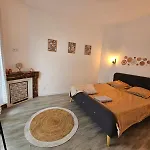 Les Sureaux, Le Charme Du Centre De * Perpignan